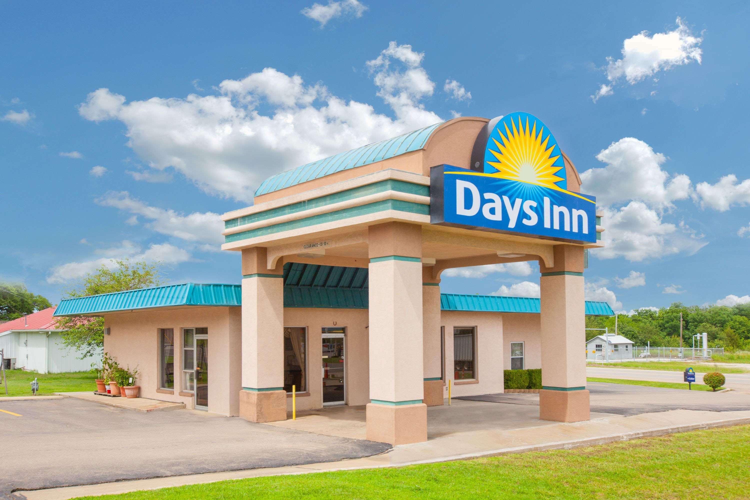 Days Inn By Wyndham Okemah Buitenkant foto