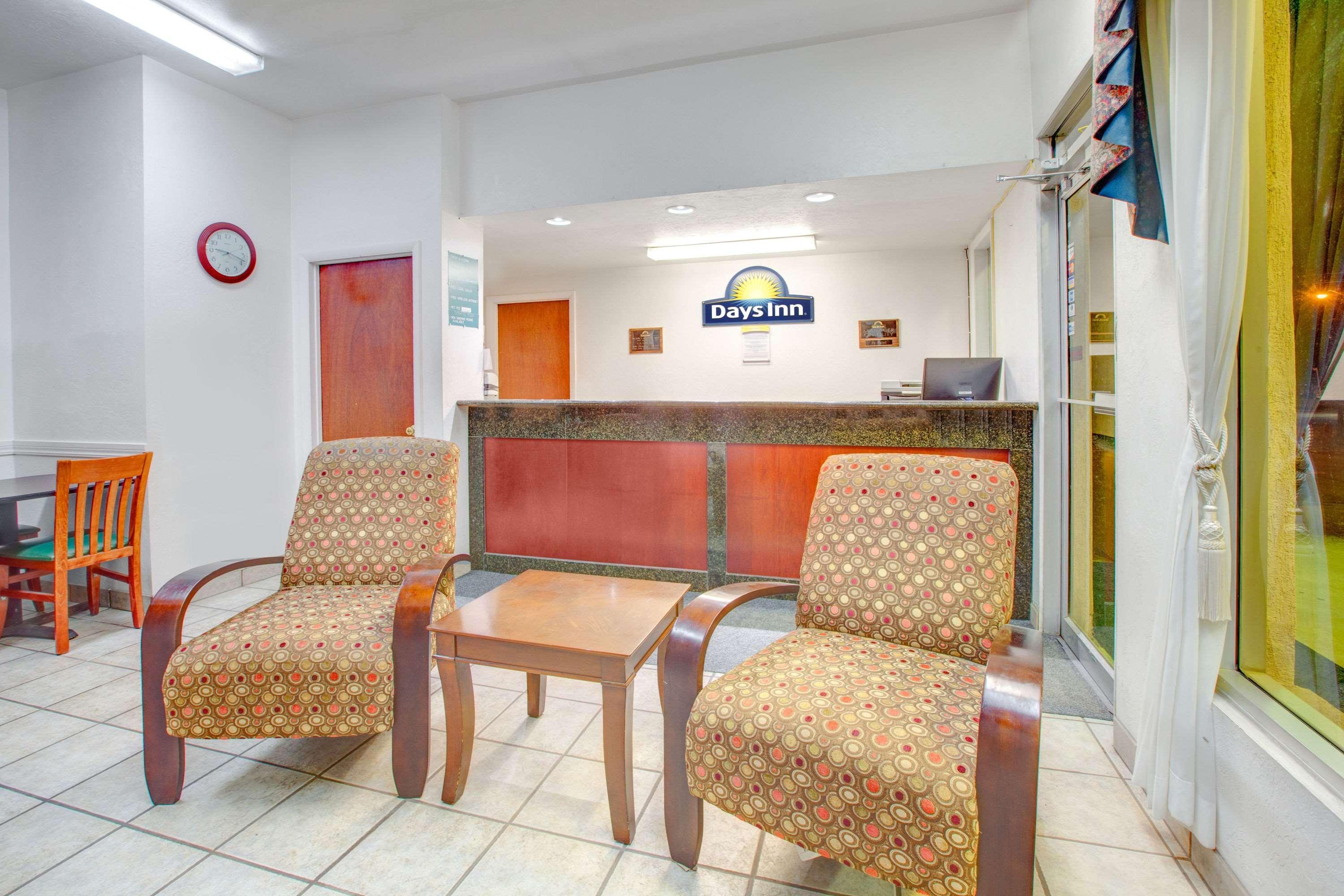Days Inn By Wyndham Okemah Buitenkant foto